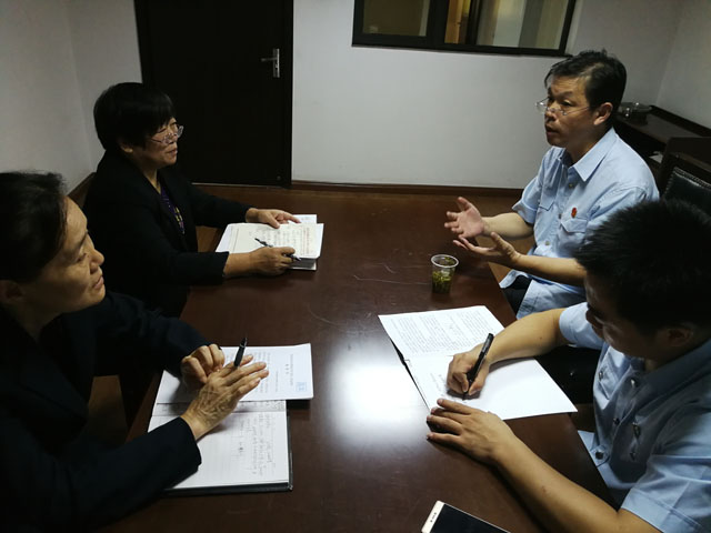 C:\Documents and Settings\Administrator\桌面\新建文件夹\武汉东湖开发区法院鉴定人出庭和当庭宣判 副院长示范庭审助推庭审合议实质化2\副院长陈光民主合议b.jpg