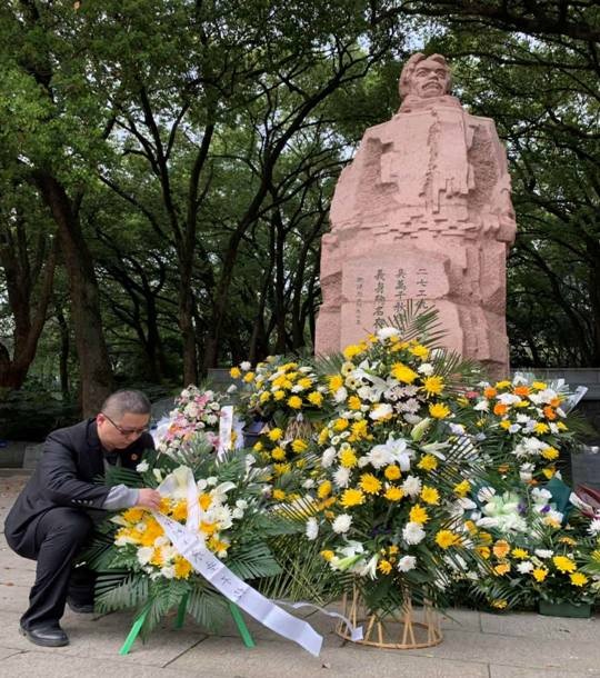 施洋烈士陵园01.jpg 施洋烈士陵园01.jpg